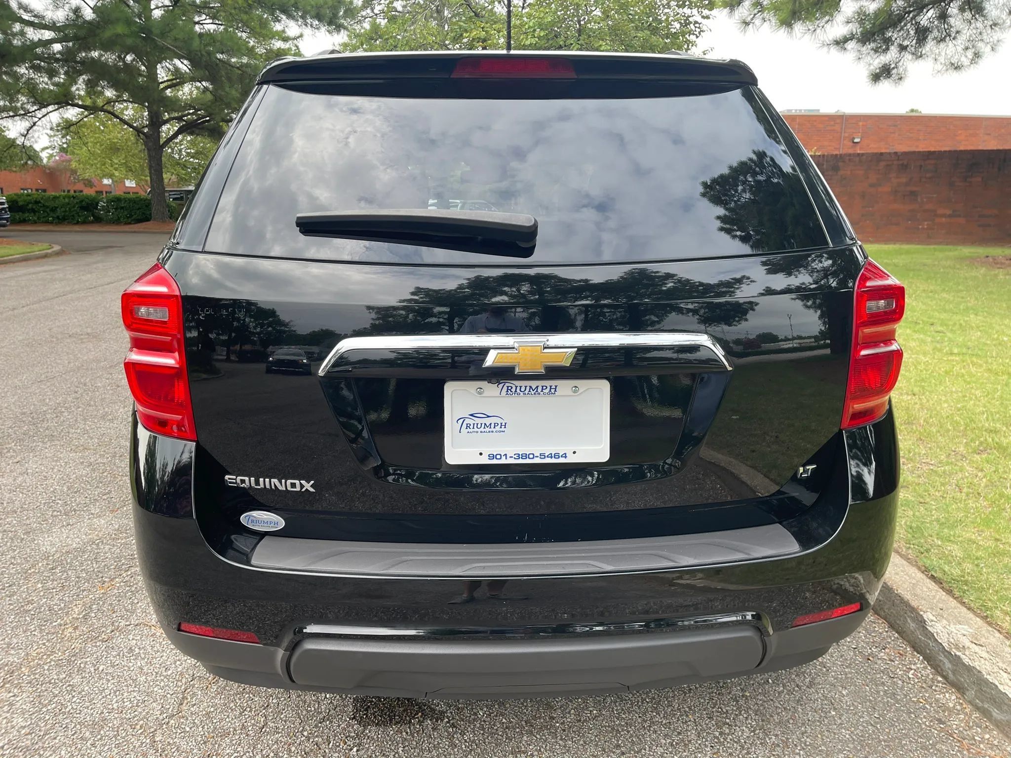Used 2017 Chevrolet Equinox LT FWD image 4