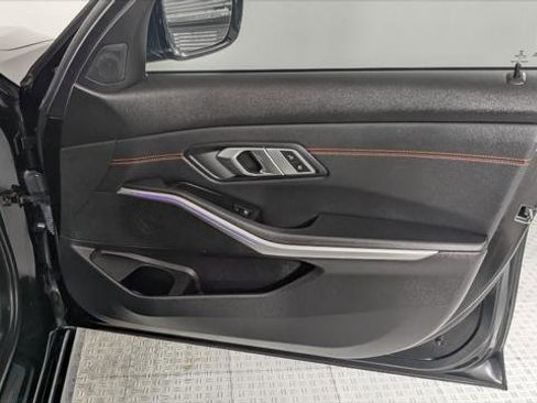 Used 2019 BMW 330i Sedan w/ Premium Package image 23