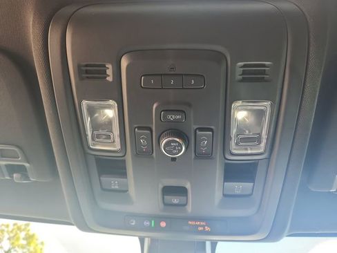 Used 2021 Chevrolet Tahoe High Country w/ Premium Package RWD image 34