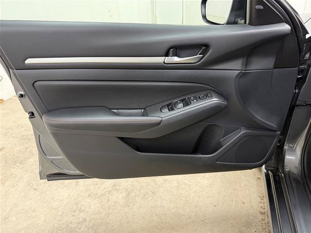Used 2026 Nissan Altima 2.5 SR FWD image 14