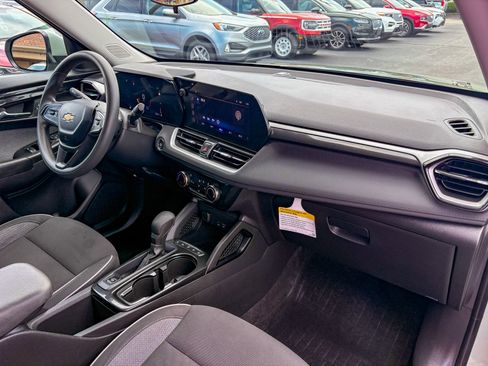 Used 2026 Chevrolet TrailBlazer LT FWD image 25