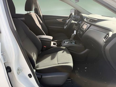 Used 2019 Nissan Rogue Sport S image 29