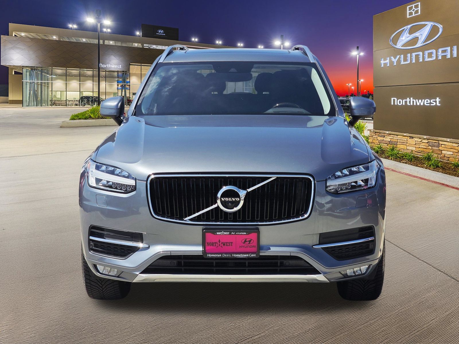 Used 2016 Volvo XC90 T6 Momentum w/ Momentum Plus Package AWD/4WD image 5