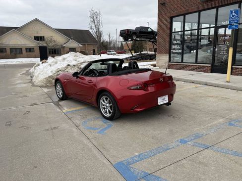 Used 2017 MAZDA MX-5 Miata Sport image 17