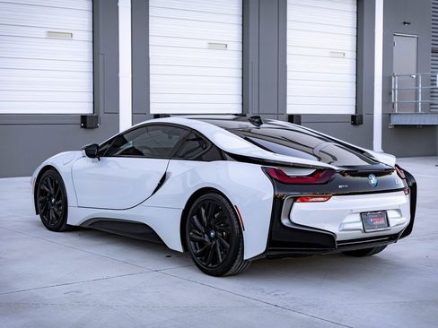 Used 2017 BMW i8 image 8