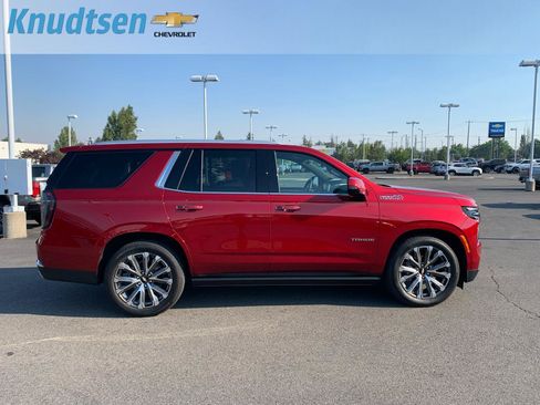 Used 2025 Chevrolet Tahoe High Country AWD/4WD image 8