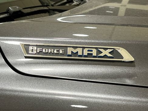 Used 2025 Toyota Sequoia Platinum image 4