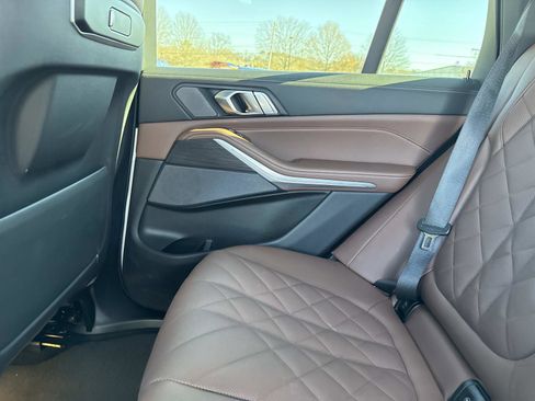 Used 2024 BMW X5 xDrive40i w/ Premium Package image 17