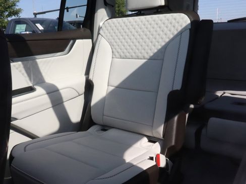 New 2025 GMC Acadia Denali w/ Super Cruise Package image 13