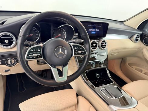 Used 2021 Mercedes-Benz GLC 300 4MATIC image 4