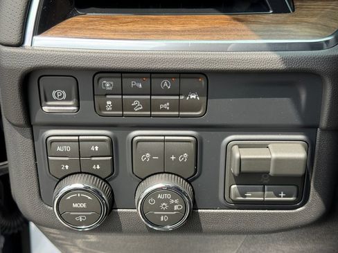 New 2026 Chevrolet Tahoe High Country AWD/4WD image 23
