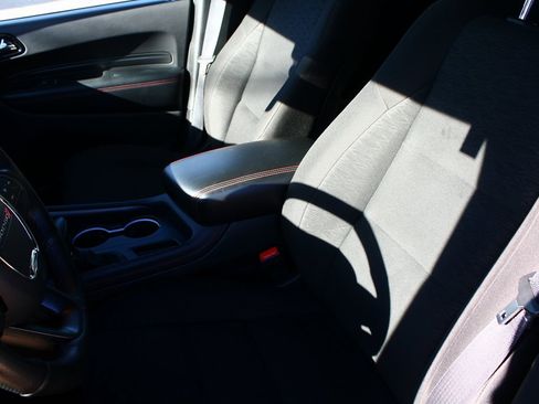 Used 2025 Dodge Durango GT image 3