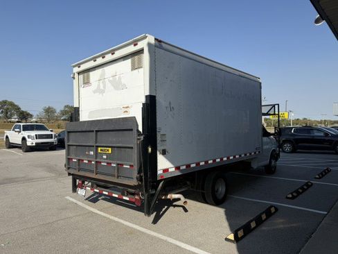 Used 2015 Chevrolet Express 3500 Extended image 3