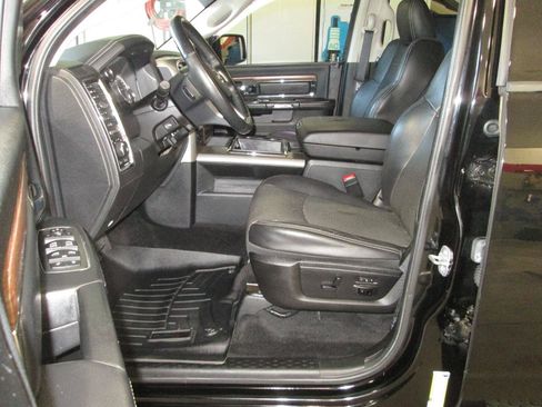 Used 2013 RAM 1500 Laramie w/ Convenience Group AWD/4WD image 4