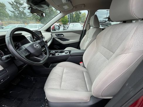 Used 2025 Nissan Rogue SV AWD/4WD image 24