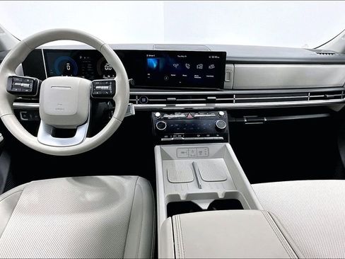 Certified 2025 Hyundai Santa Fe SEL FWD image 18