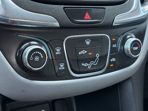 Used 2020 Chevrolet Equinox LS w/ LS Convenience Package AWD/4WD image 21
