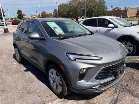 Used 2025 Buick Encore GX Preferred AWD/4WD image 1