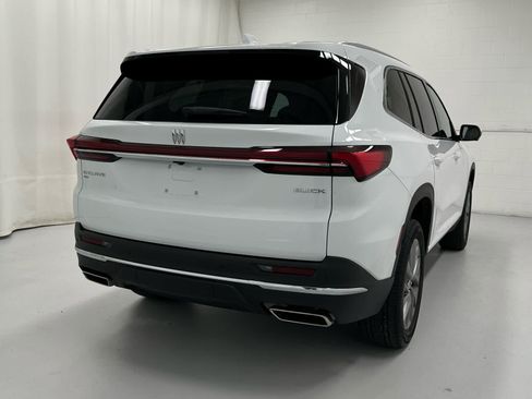 Used 2025 Buick Enclave Preferred AWD/4WD image 6