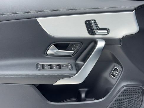 Used 2025 Mercedes-Benz CLA 250 image 39