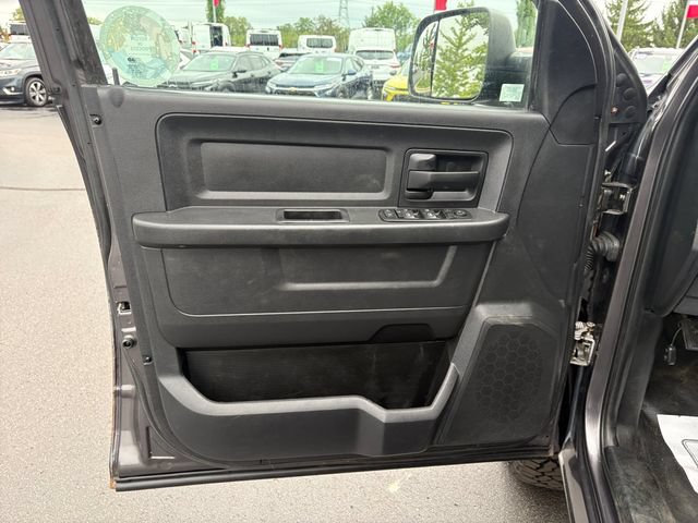 Used 2014 RAM 1500 ST w/ SXT Appearance Group AWD/4WD image 17