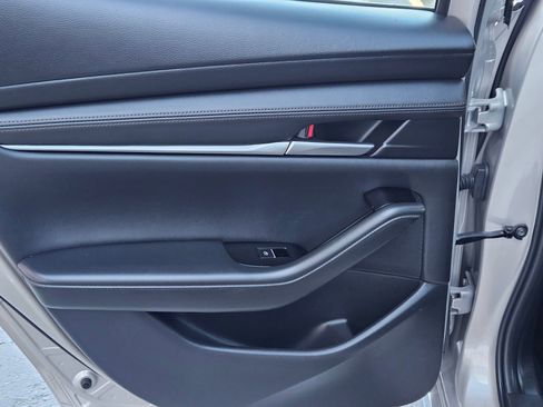 Used 2024 MAZDA MAZDA3 s FWD image 23