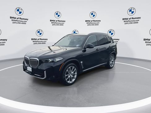 Used 2024 BMW X5 xDrive40i AWD/4WD image 4