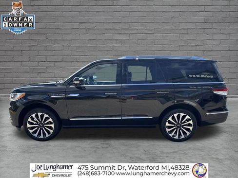 Used 2023 Lincoln Navigator Reserve AWD/4WD image 7