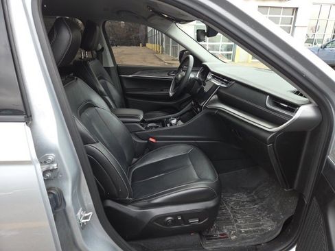 Used 2023 Jeep Grand Cherokee L Limited w/ Trailer Tow Group (B) image 12