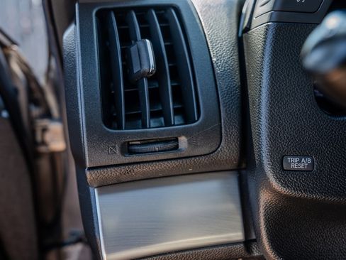 Used 2010 INFINITI G37 Journey w/ Premium Pkg image 18