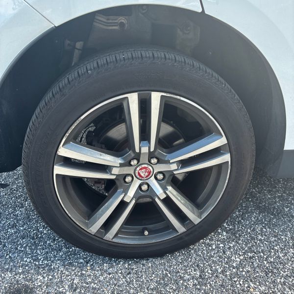 Used 2020 Jaguar F-PACE AWD/4WD image 4