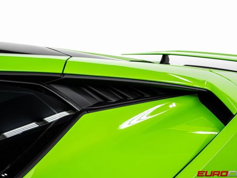 Used 2024 Lamborghini Huracan Tecnica image 15
