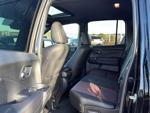 Certified 2025 Honda Ridgeline Black Edition image 15