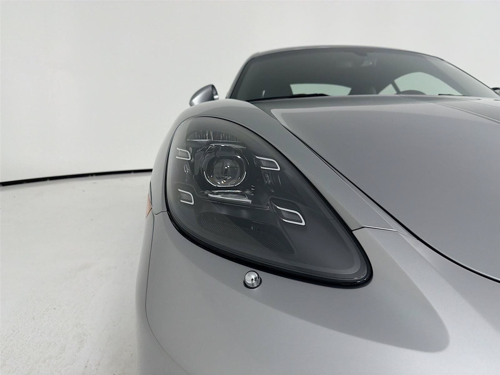 Used 2024 Porsche 718 Cayman w/ Premium Package RWD image 28