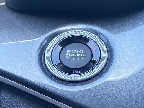 Used 2023 Jeep Grand Cherokee Altitude AWD/4WD image 12