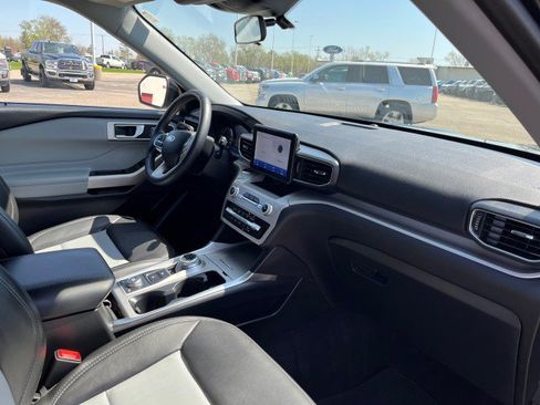 Used 2023 Ford Explorer XLT w/ Equipment Group 202A image 22