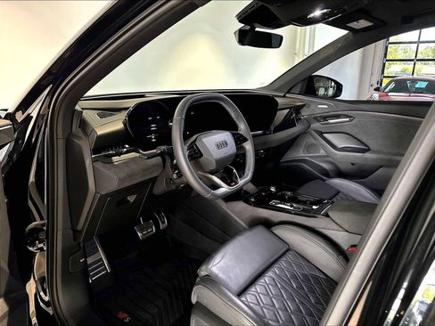 Used 2025 Audi SQ6 e-tron Prestige w/ 21" Black Optic Wheel Package AWD/4WD image 7
