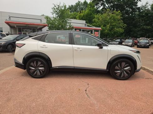 Used 2023 Nissan Ariya FWD image 6