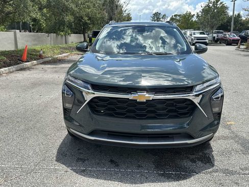 Certified 2025 Chevrolet Trax LT FWD image 9