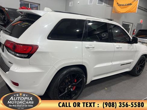 Used 2021 Jeep Grand Cherokee SRT image 5