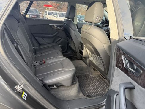 Used 2019 Audi Q8 Prestige w/ Luxury Package image 25