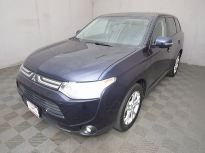 Used 2014 Mitsubishi Outlander SE