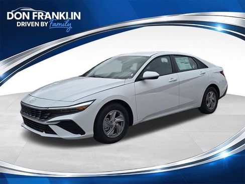 New 2026 Hyundai Elantra SE FWD image 1