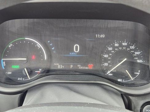 Used 2025 Toyota Sienna LE image 16