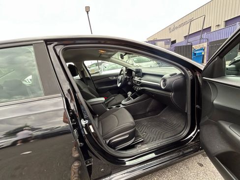 Used 2021 Kia Forte LXS image 13
