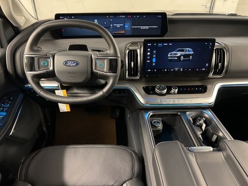 New 2026 Ford Expedition Platinum w/ Driver's Package image 8