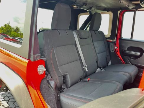 Used 2021 Jeep Wrangler Unlimited Rubicon AWD/4WD image 24