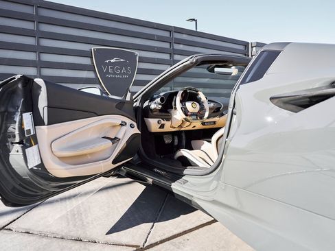 Used 2022 Ferrari F8 Tributo image 34