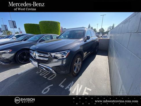 Used 2022 Mercedes-Benz GLC 300 4MATIC image 1