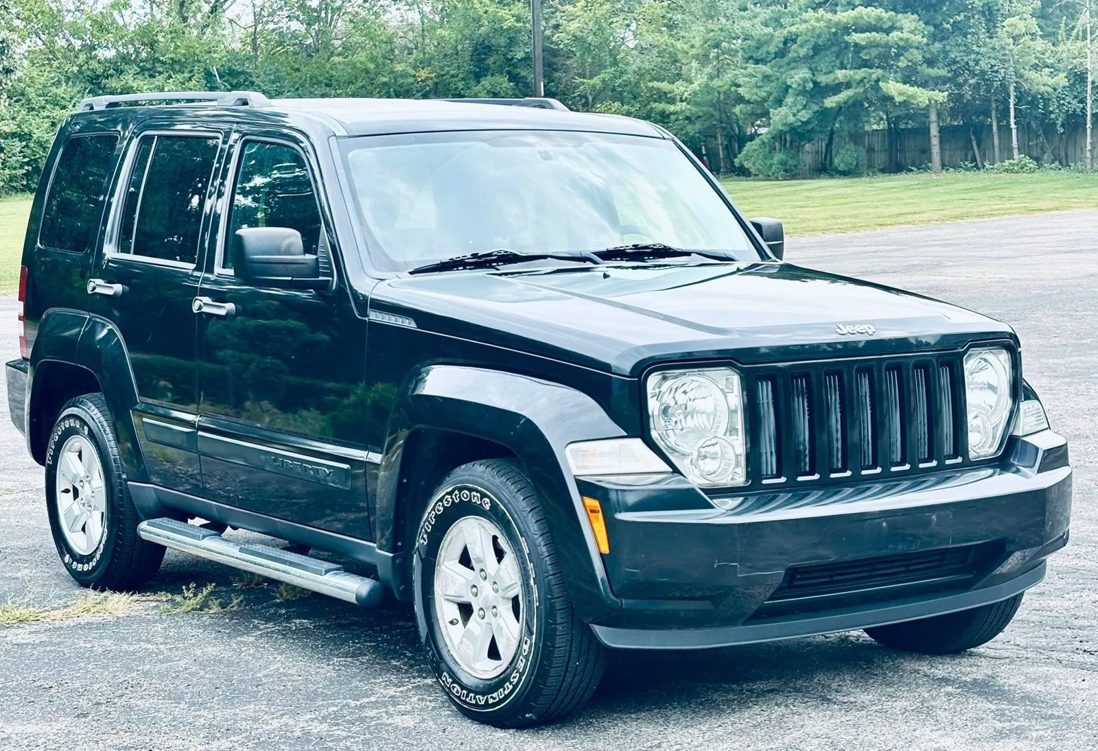 Used 2010 Jeep Liberty Sport w/ Popular Equipment Group AWD/4WD image 13